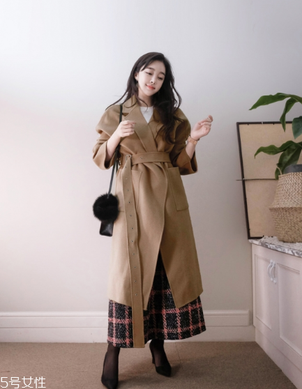 過膝大衣配什么鞋子？瞬間提升自我氣場(chǎng)