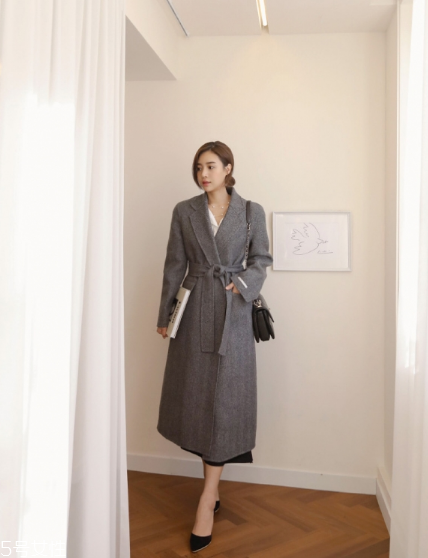 過膝大衣配什么鞋子？瞬間提升自我氣場(chǎng)