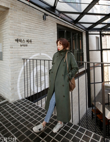 過膝大衣配什么鞋子？瞬間提升自我氣場(chǎng)