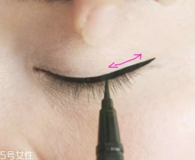 眼線筆怎么用？圖解基本的步驟