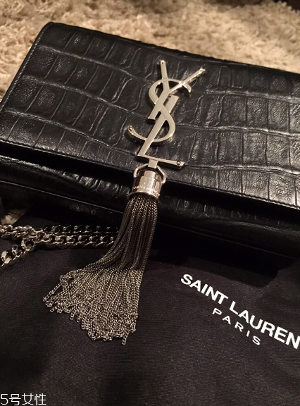 ysl流蘇包多少錢？伴隨明星出鏡率最高的包包