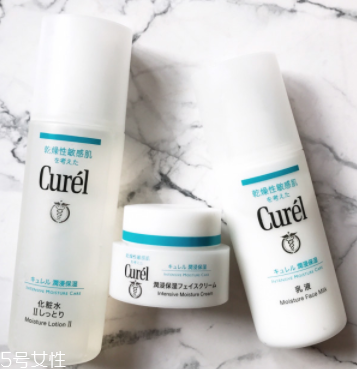 Curel乳霜早晚都能用嗎？夜間用最好