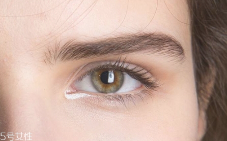 眼線筆要什么顏色好看？眼線筆顏色需要結(jié)合發(fā)色妝容