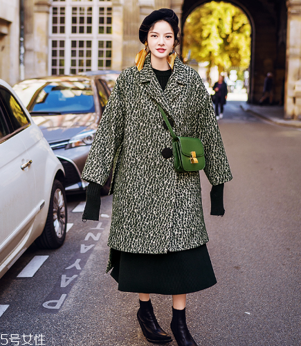 豹紋外套如何搭配？這樣穿絕對時(shí)髦感爆棚