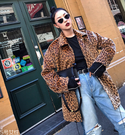 豹紋外套如何搭配？這樣穿絕對時(shí)髦感爆棚