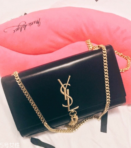 ysl流蘇包一共幾個尺寸？吸睛百分百的超級網(wǎng)紅