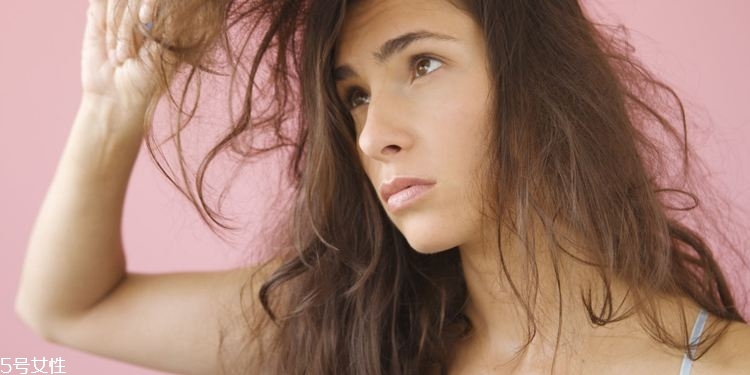 女人為什么經常掉頭發(fā)？從根本找原因