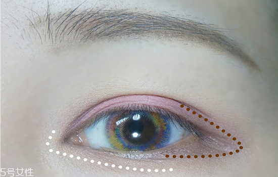 粉棕色眼妝怎么畫？蜜桃?jiàn)y畫法