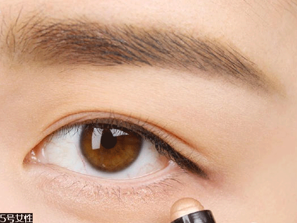 豆沙色眼妝怎么畫(huà)？超受歡迎的空氣眼妝畫(huà)法