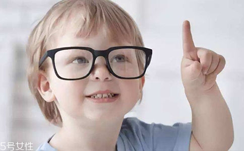 哪些因素會(huì)影響寶寶的視力？8大因素需注意