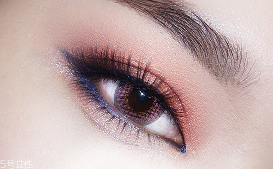 眼影需要卸妝嗎？閃亮海灘眼妝教程