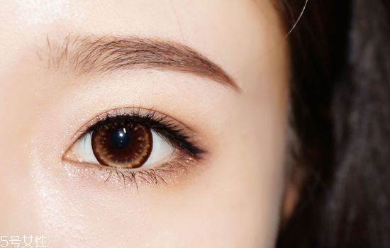 2018秋冬酒紅色眼妝怎么畫？神秘又有女人味的妝容