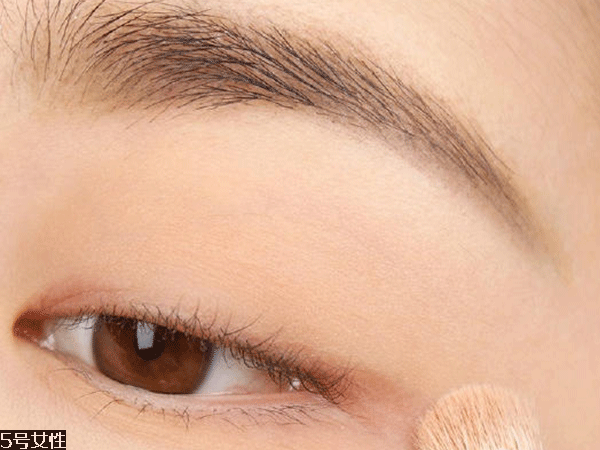 豆沙色眼妝怎么畫(huà)？超受歡迎的空氣眼妝畫(huà)法