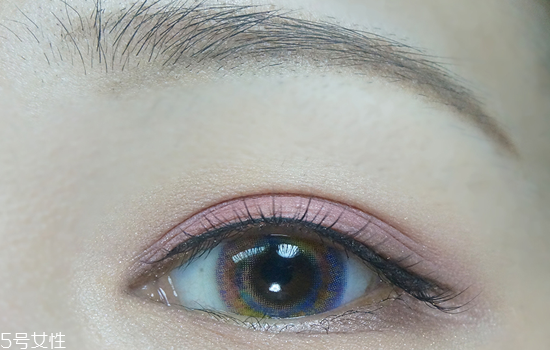 粉棕色眼妝怎么畫？蜜桃?jiàn)y畫法
