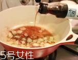 沒有冰箱臘腸怎么保存？懸掛陰涼通風(fēng)處