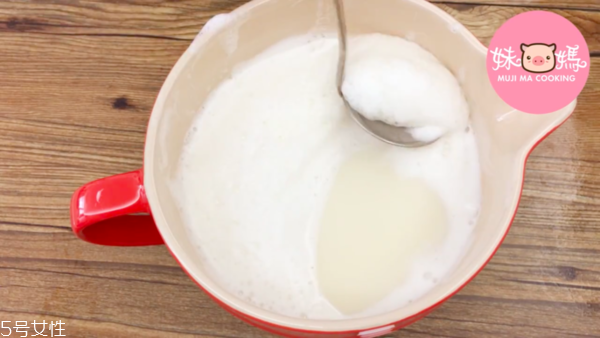 豆腐花怎么做更滑更嫩 香滑豆腐花的做法 豆腐花怎么做更滑更嫩 香滑豆腐花的做法