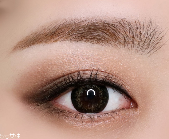 大地色眼影是什么顏色？上班族大眼妝教程