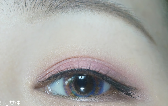 粉棕色眼妝怎么畫？蜜桃?jiàn)y畫法
