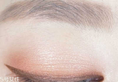 單眼皮怎么化大眼妝？媲美開眼角的大眼妝