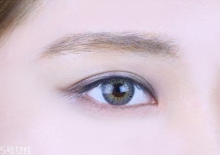 西柚色眼影怎么畫？教你畫高冷女神妝容