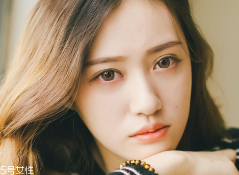 臥蠶妝需要什么化妝品？加倍放大雙眼