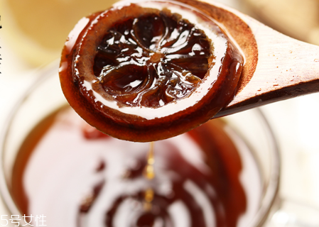 冰糖燉檸檬怎樣才不苦 教你兩個(gè)小妙招 冰糖燉檸檬怎樣才不苦 教你兩個(gè)小妙招