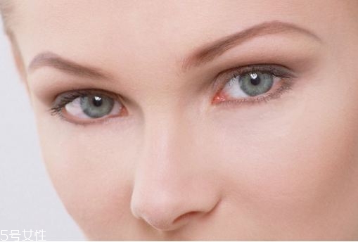 割雙眼皮后怎樣恢復(fù)快？女人不能割雙眼皮的時(shí)期