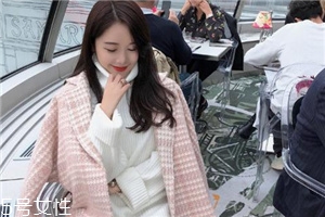 大衣買大點好看還是小點？適合自己就好