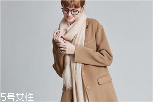 大衣上有膠印怎么去除？這樣做膠漬統(tǒng)統(tǒng)都不見