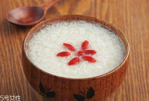 酒釀是不是發(fā)物 禁忌人群 酒釀是不是發(fā)物 禁忌人群