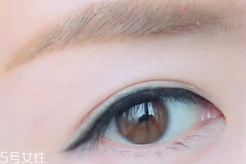 眼線膠筆怎么用？圖解眼線膠筆的畫法