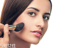 開(kāi)眼角后化妝的危害 開(kāi)眼角后的護(hù)理方法 開(kāi)眼角后化妝的危害 開(kāi)眼角后的護(hù)理方法