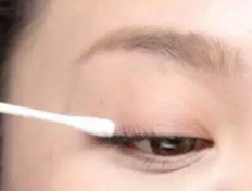 眼線膠筆怎么畫內(nèi)眼線？內(nèi)眼線四部曲圖解