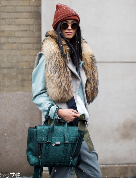 皮草披肩怎么搭配？分分鐘撩倒男神