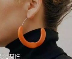 耳飾該怎么挑選？大臉適合耳釘