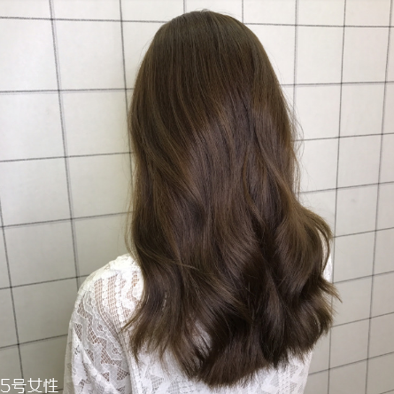 2018秋冬發(fā)色染什么好看？冬季首選發(fā)色