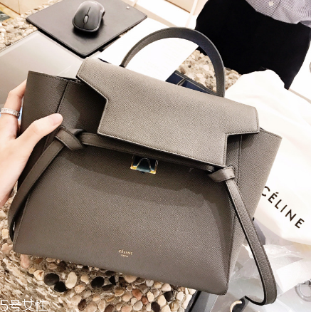 celine鯰魚包尺寸一共幾個(gè)？時(shí)尚大咖都愛它