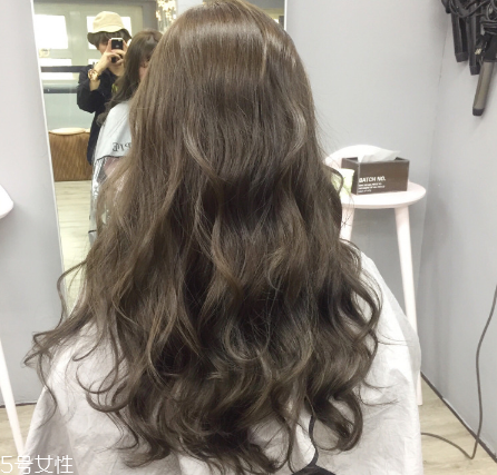 2018最新流行趨勢發(fā)色 你跟女神就差一個(gè)發(fā)色