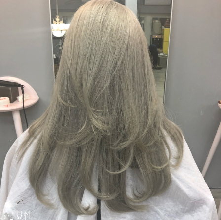 2018最新流行趨勢發(fā)色 你跟女神就差一個(gè)發(fā)色