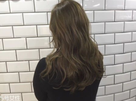 2018最新流行趨勢發(fā)色 你跟女神就差一個(gè)發(fā)色