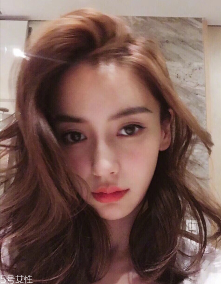 2018最新流行趨勢發(fā)色 你跟女神就差一個(gè)發(fā)色