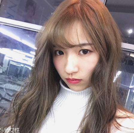 2018最新流行趨勢發(fā)色 你跟女神就差一個(gè)發(fā)色