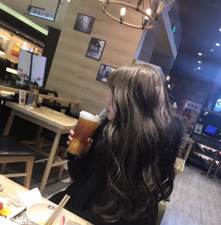 2018最新流行趨勢發(fā)色 你跟女神就差一個(gè)發(fā)色