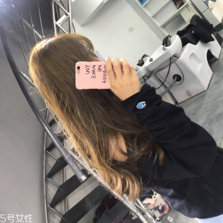 2018最新流行趨勢發(fā)色 你跟女神就差一個(gè)發(fā)色