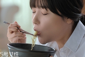 辛拉面多少錢一包？辛拉面價格有點(diǎn)偏貴