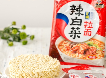 辛拉面多少錢一包？辛拉面價(jià)格有點(diǎn)偏貴