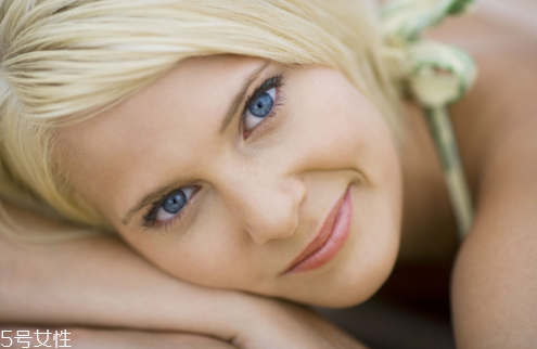 開眼角拆線后怎么清潔眼部？開眼角后可以適當洗臉清潔