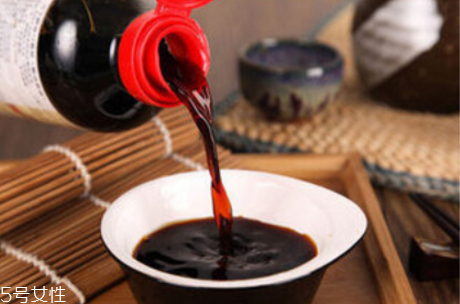 開眼角后多久可以吃辣？開眼角后不宜吃過多醬油