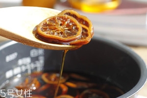 冰糖燉檸檬的功效有哪些？冰糖燉檸檬好處多多
