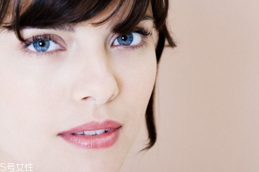 開眼角拆線后怎么清潔眼部？開眼角后可以適當洗臉清潔